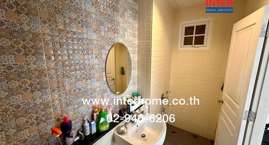 For sale 3 bedrooms townhouse in Mueang Nonthaburi, Nonthaburi