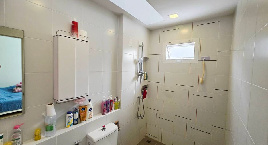 Casa adosada en venta de 3 habitaciones en Mueang Pathum Thani, Pathum Thani