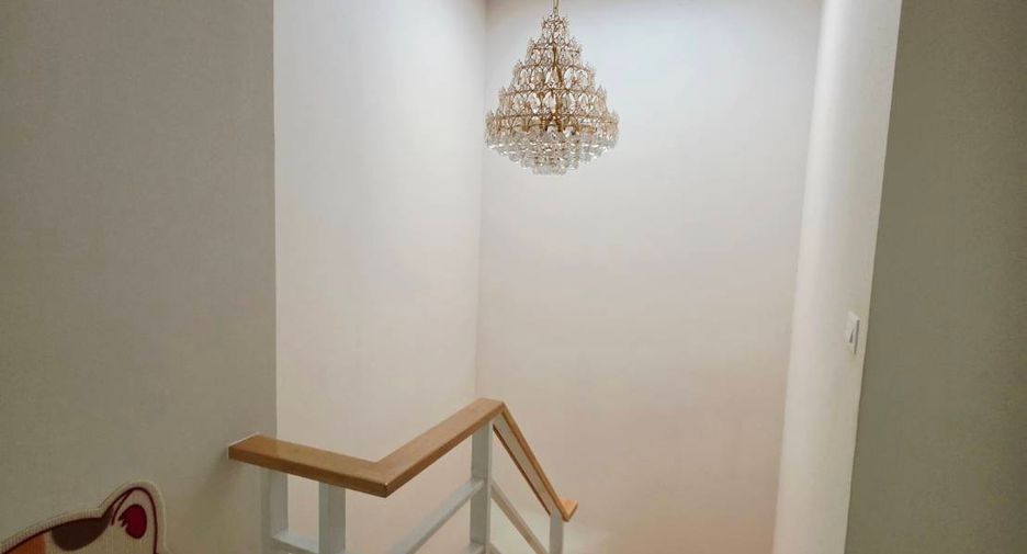 Casa adosada en venta de 3 habitaciones en Mueang Pathum Thani, Pathum Thani