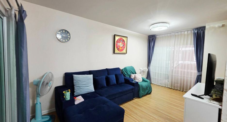 Casa adosada en venta de 3 habitaciones en Mueang Pathum Thani, Pathum Thani