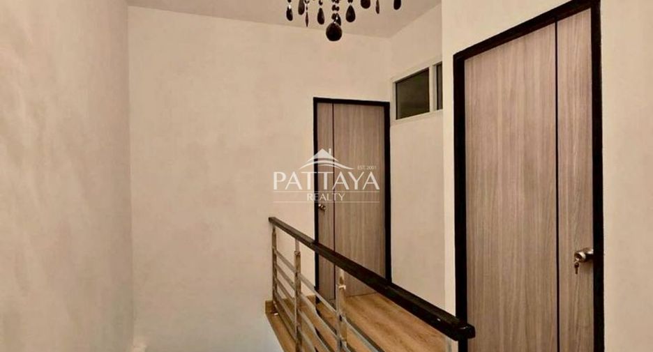 For sale 2 bedrooms townhouse in Bang Lamung, Chonburi