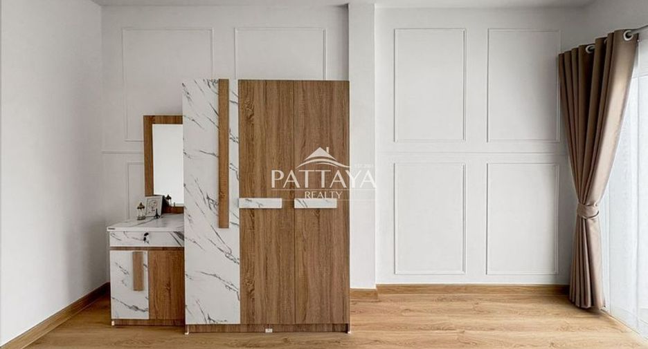 For sale 2 bedrooms townhouse in Bang Lamung, Chonburi