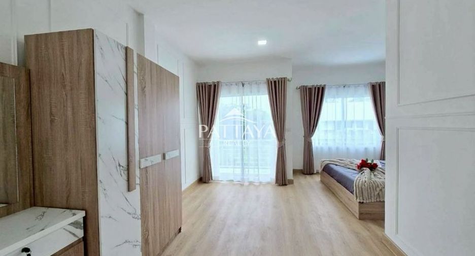 For sale 2 bedrooms townhouse in Bang Lamung, Chonburi