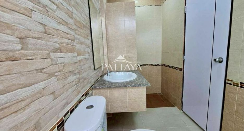 For sale 2 bedrooms townhouse in Bang Lamung, Chonburi