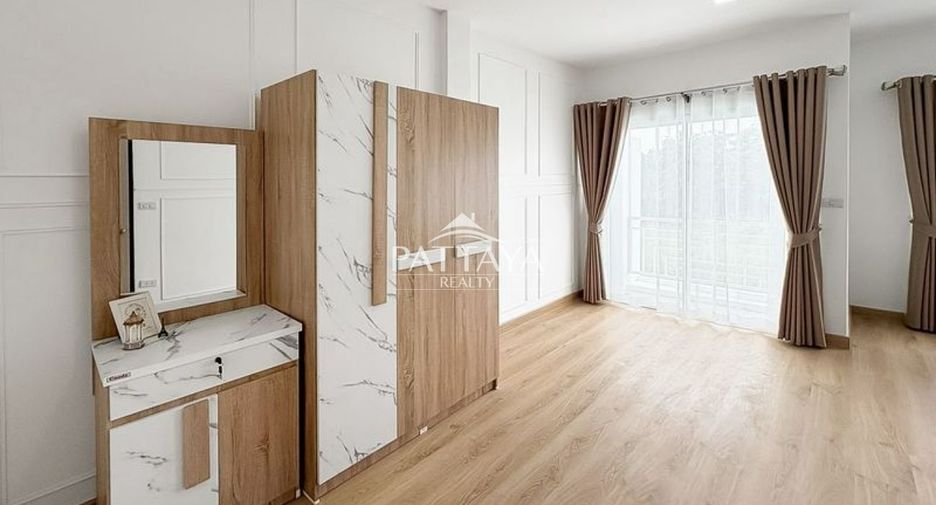 For sale 2 bedrooms townhouse in Bang Lamung, Chonburi