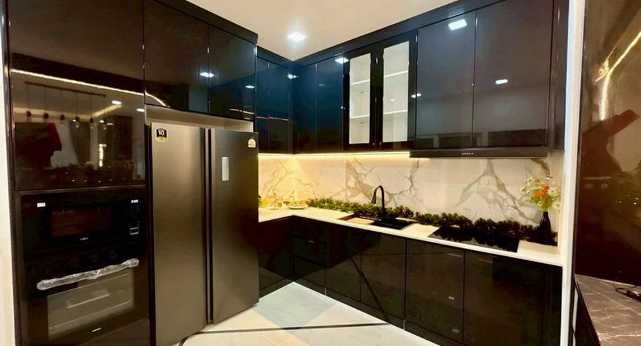 For rent 5 bedrooms villa in Bang Lamung, Chonburi