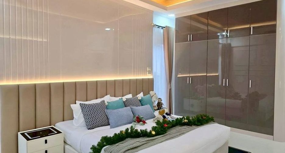 For rent 5 bedrooms villa in Bang Lamung, Chonburi