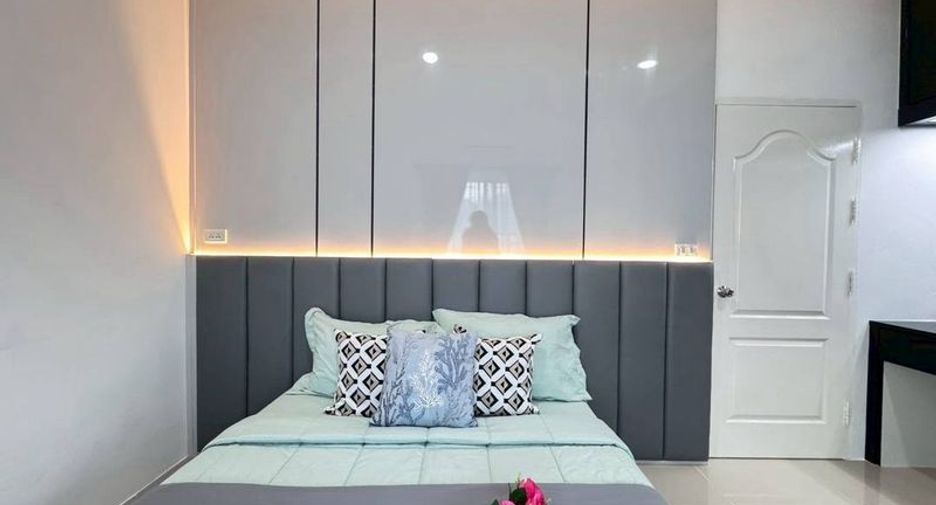 For rent 5 bedrooms villa in Bang Lamung, Chonburi