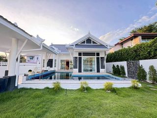For Rent 5 Bedroom Villa In Bang Lamung, Chonburi