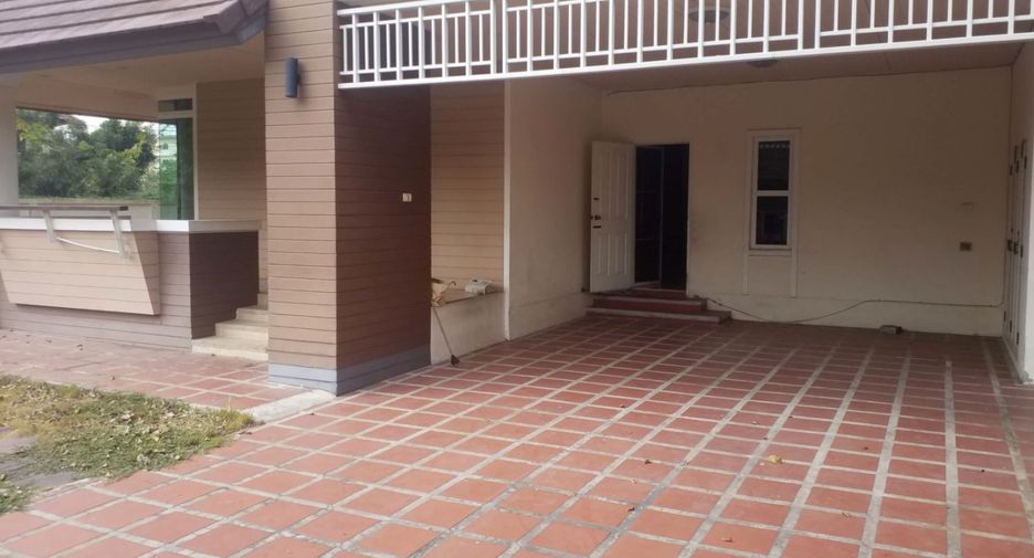Casa en venta de 3 habitaciones en Si Racha, Chonburi