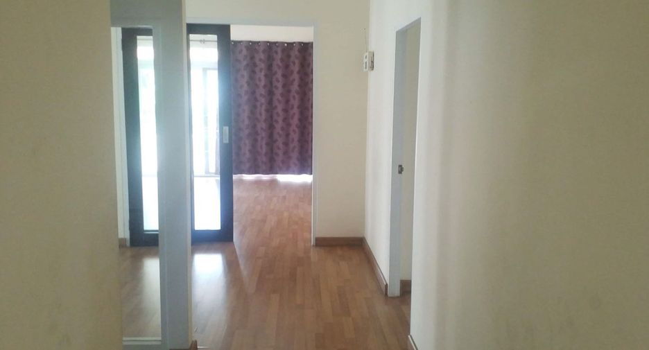 Casa en venta de 3 habitaciones en Si Racha, Chonburi