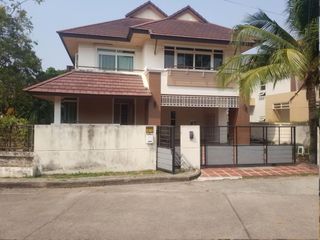 出售 3 卧室 独立屋 在 Si Racha, Chon Buri