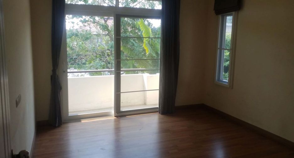 Casa en venta de 3 habitaciones en Si Racha, Chonburi