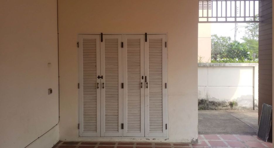 Casa en venta de 3 habitaciones en Si Racha, Chonburi