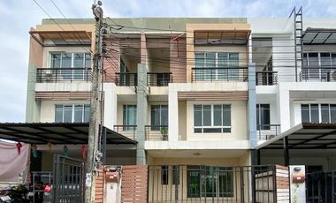 For sale 3 bedrooms townhouse in Chom Thong, Bangkok