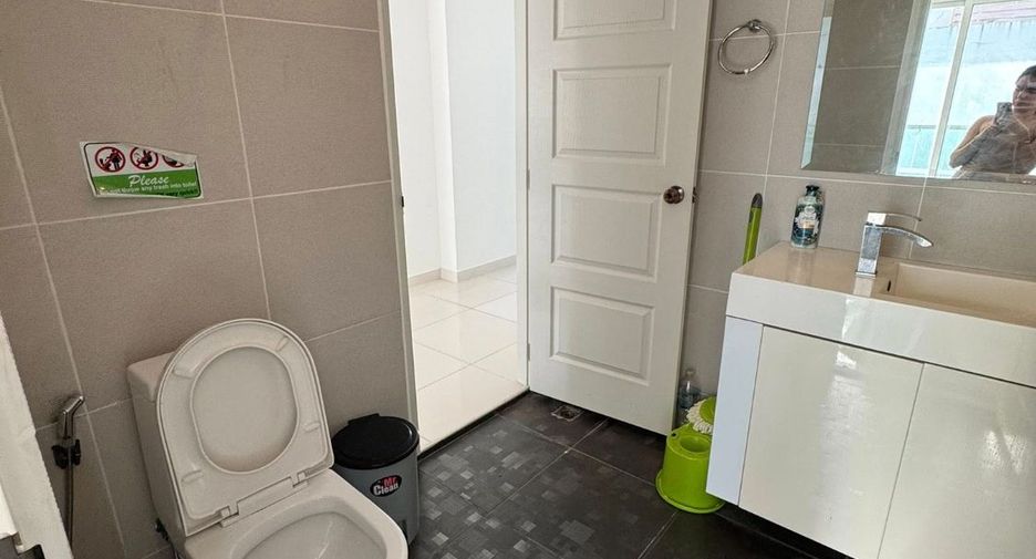 For sale 3 bedrooms condo in Bang Lamung, Chonburi