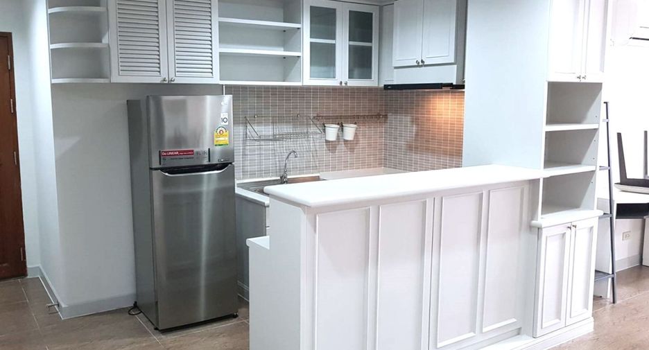 For sale 2 bedrooms condo in Sathon, Bangkok