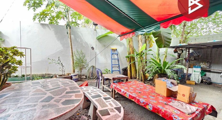 For sale 3 bedrooms townhouse in Phan Thong, Chonburi