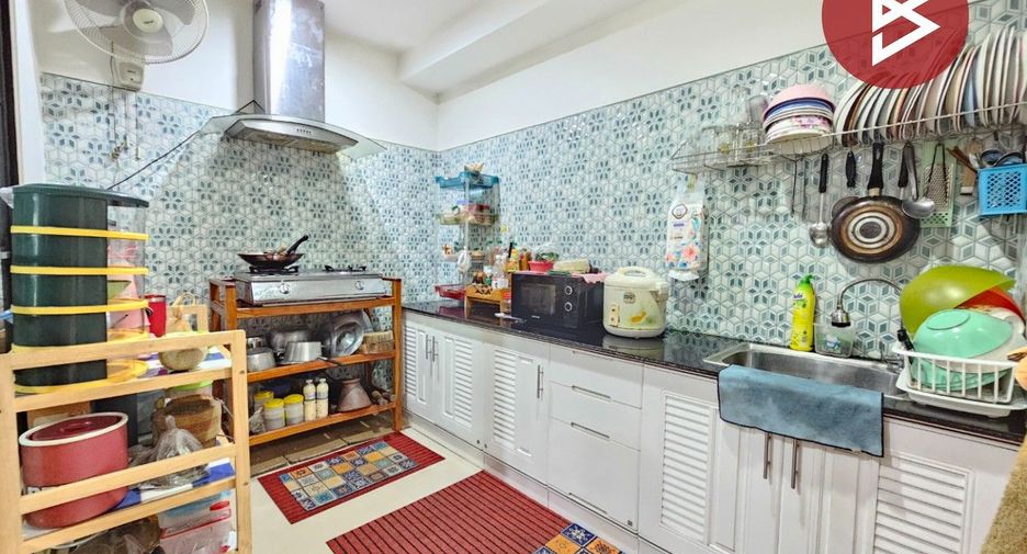 For sale 3 bedrooms townhouse in Phan Thong, Chonburi