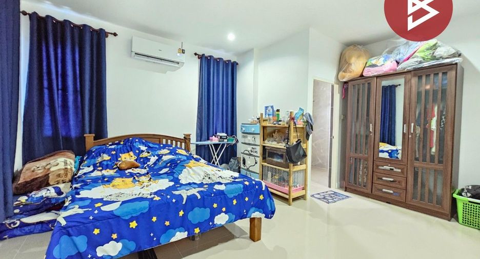 For sale 3 bedrooms townhouse in Phan Thong, Chonburi
