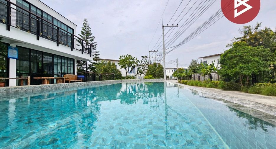 For sale 3 bedrooms townhouse in Phan Thong, Chonburi