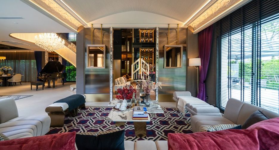 For sale 5 bedrooms house in Lat Krabang, Bangkok