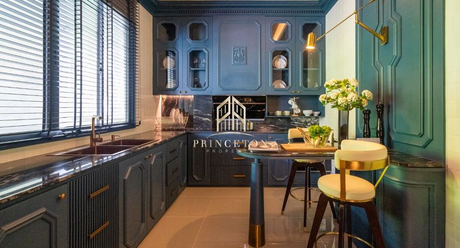 For sale 5 bedrooms house in Lat Krabang, Bangkok