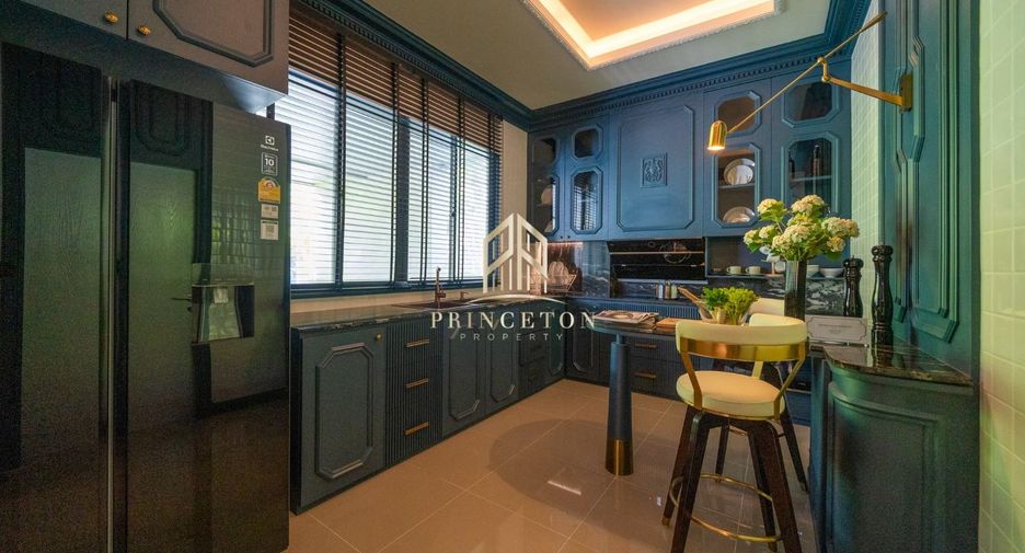 For sale 5 bedrooms house in Lat Krabang, Bangkok
