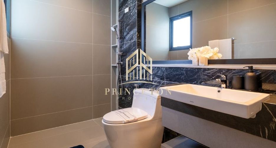 For sale 5 bedrooms house in Lat Krabang, Bangkok