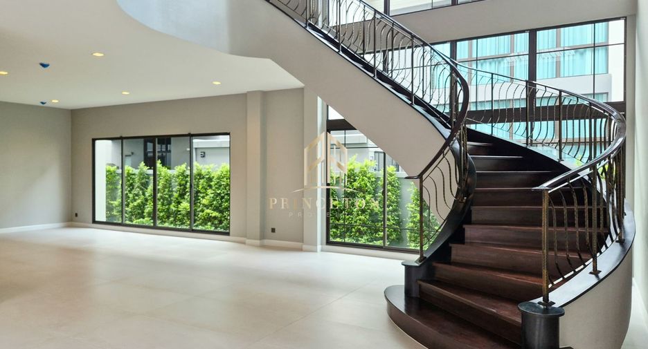 For sale 5 bedrooms house in Lat Krabang, Bangkok