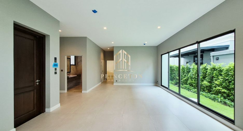 For sale 5 bedrooms house in Lat Krabang, Bangkok