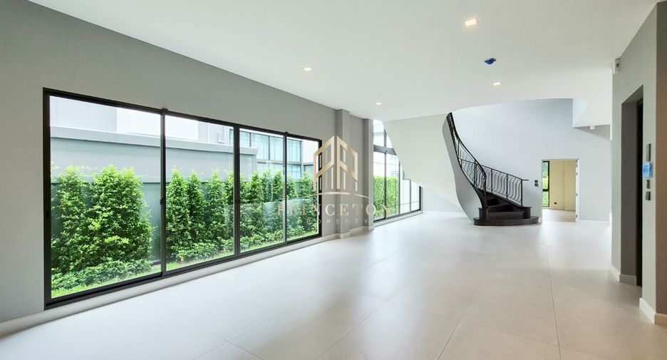For sale 5 bedrooms house in Lat Krabang, Bangkok