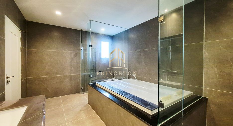 For sale 5 bedrooms house in Lat Krabang, Bangkok