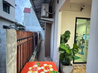 À vendre 2 chambres maison de ville à Nong Chok, Bangkok