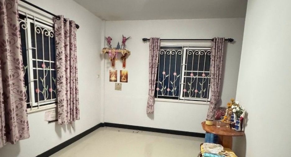 Reihenhaus zum Kauf mit 2 Zimmer in Nong Chok, Bangkok