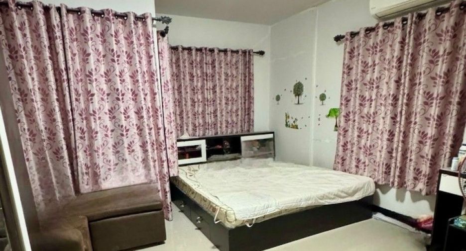 Reihenhaus zum Kauf mit 2 Zimmer in Nong Chok, Bangkok