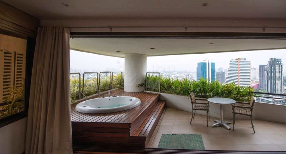 For rent and for sale 5 bedrooms apartment in Watthana, Bangkok