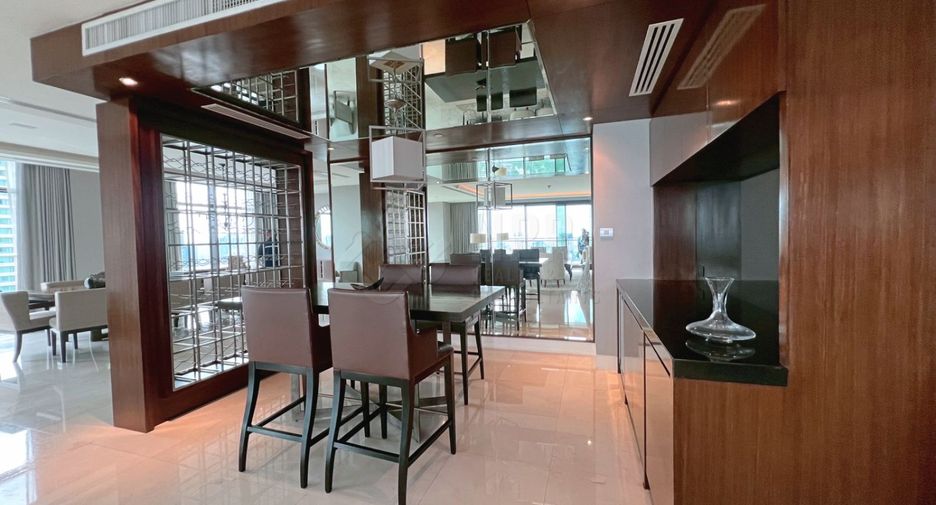 Condo en alquiler de 4 habitaciones en Pathum Wan, Bangkok