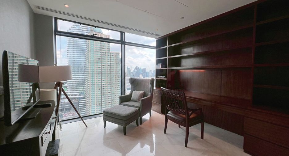 Condo en alquiler de 4 habitaciones en Pathum Wan, Bangkok