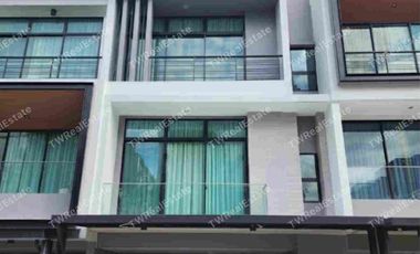 For sale 3 ベッドルーム townhouse in Saphan Sung, Bangkok