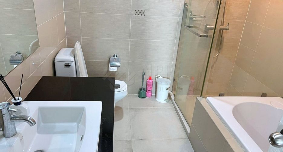 À louer et à vendre 6 chambres condo à Huai Khwang, Bangkok