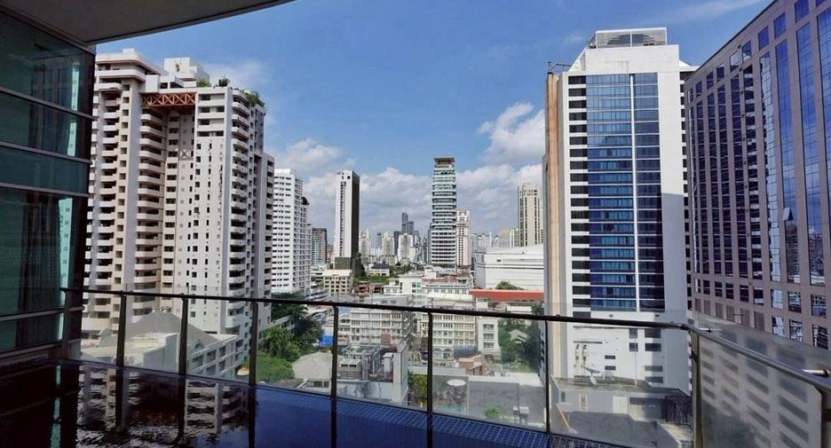 For rent 4 bedrooms condo in Khlong Toei, Bangkok