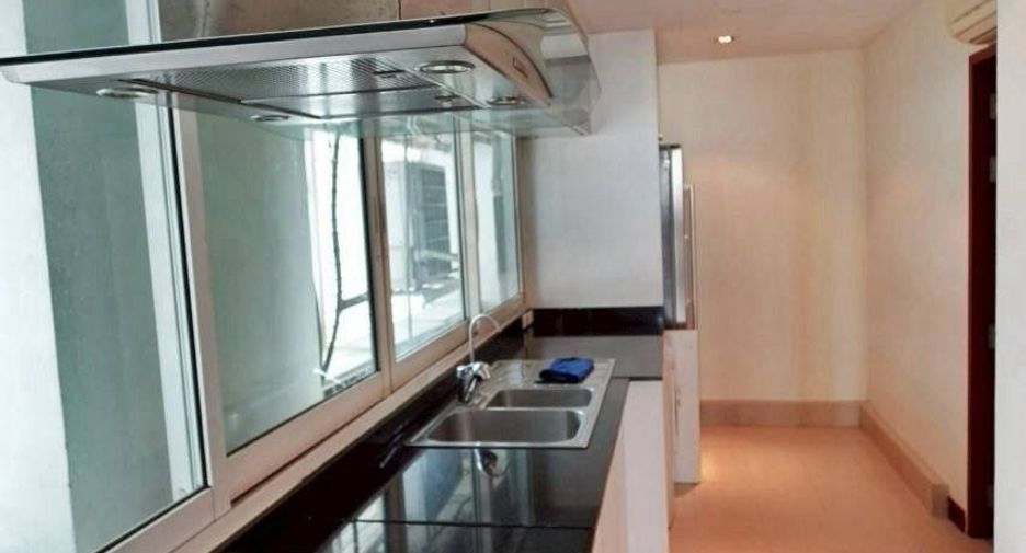 For rent 4 bedrooms condo in Khlong Toei, Bangkok