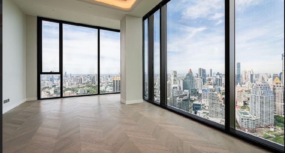 For sale 3 bedrooms condo in Pathum Wan, Bangkok