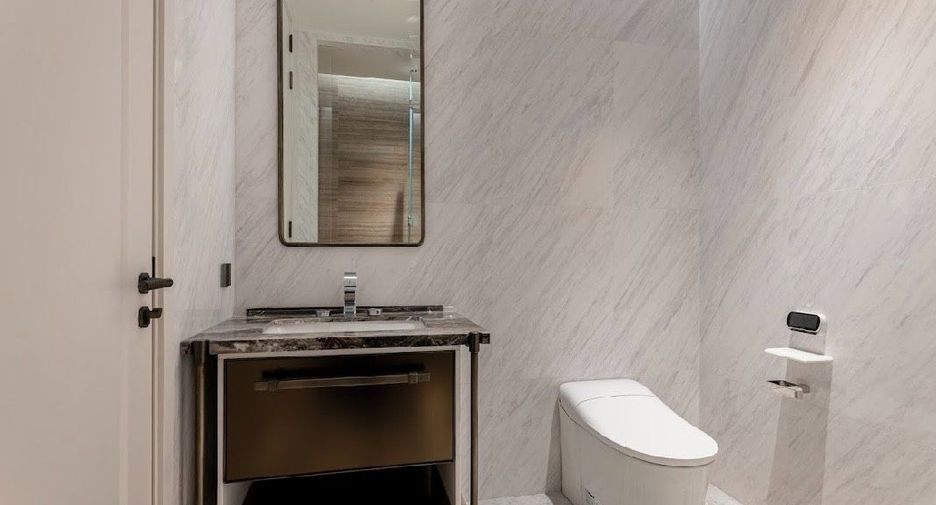 For sale 3 bedrooms condo in Pathum Wan, Bangkok