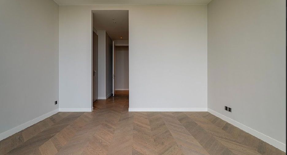 For sale 3 bedrooms condo in Pathum Wan, Bangkok