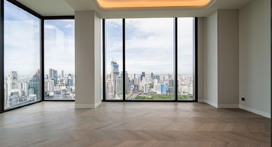 For sale 3 bedrooms condo in Pathum Wan, Bangkok