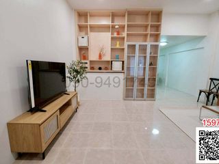 For rent 5 bedrooms townhouse in Bang Na, Bangkok