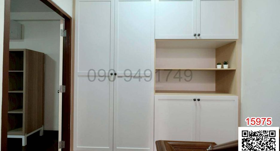 For rent 5 bedrooms townhouse in Bang Na, Bangkok