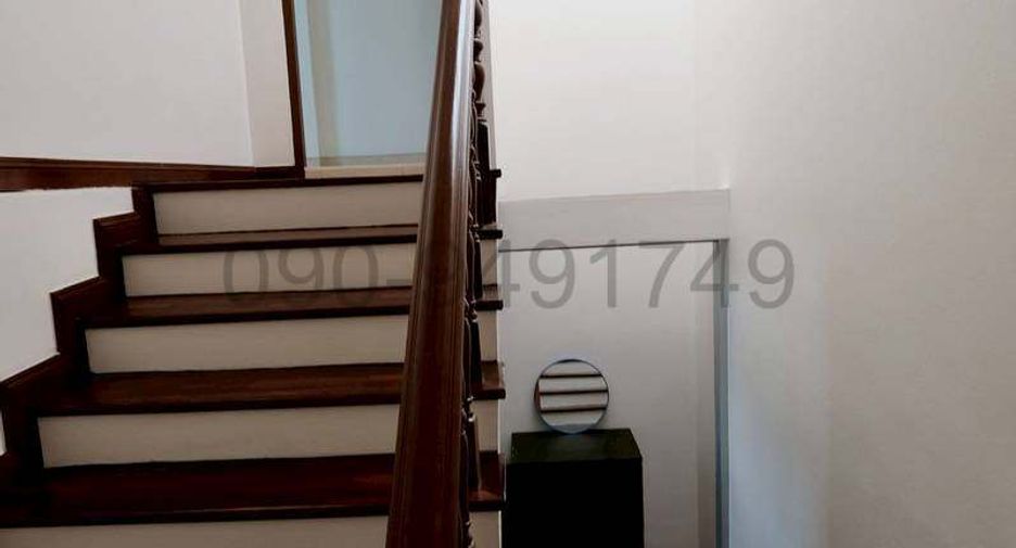 For rent 5 bedrooms townhouse in Bang Na, Bangkok